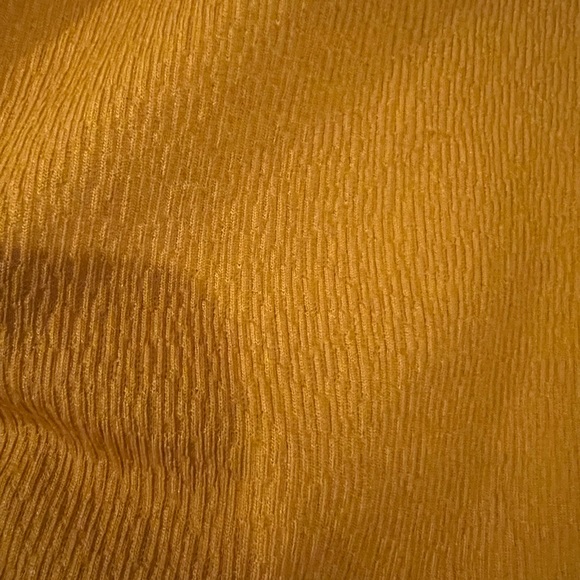 Zara Goldenrod Medium blouse with unique sleeves - Picture 3 of 5
